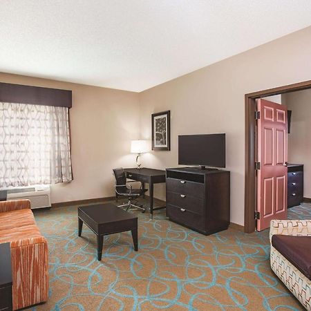 La Quinta By Wyndham Kingsland/Kings Bay Naval B Hotel Bagian luar foto