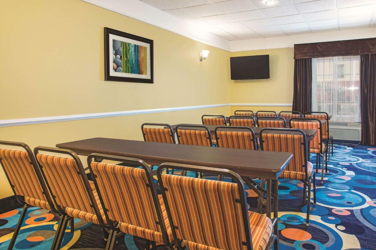 La Quinta By Wyndham Kingsland/Kings Bay Naval B Hotel Bagian luar foto